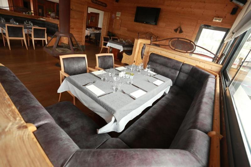Le Konine - Hotel & Bar & Restaurant Montceau-les-Mines Kültér fotó