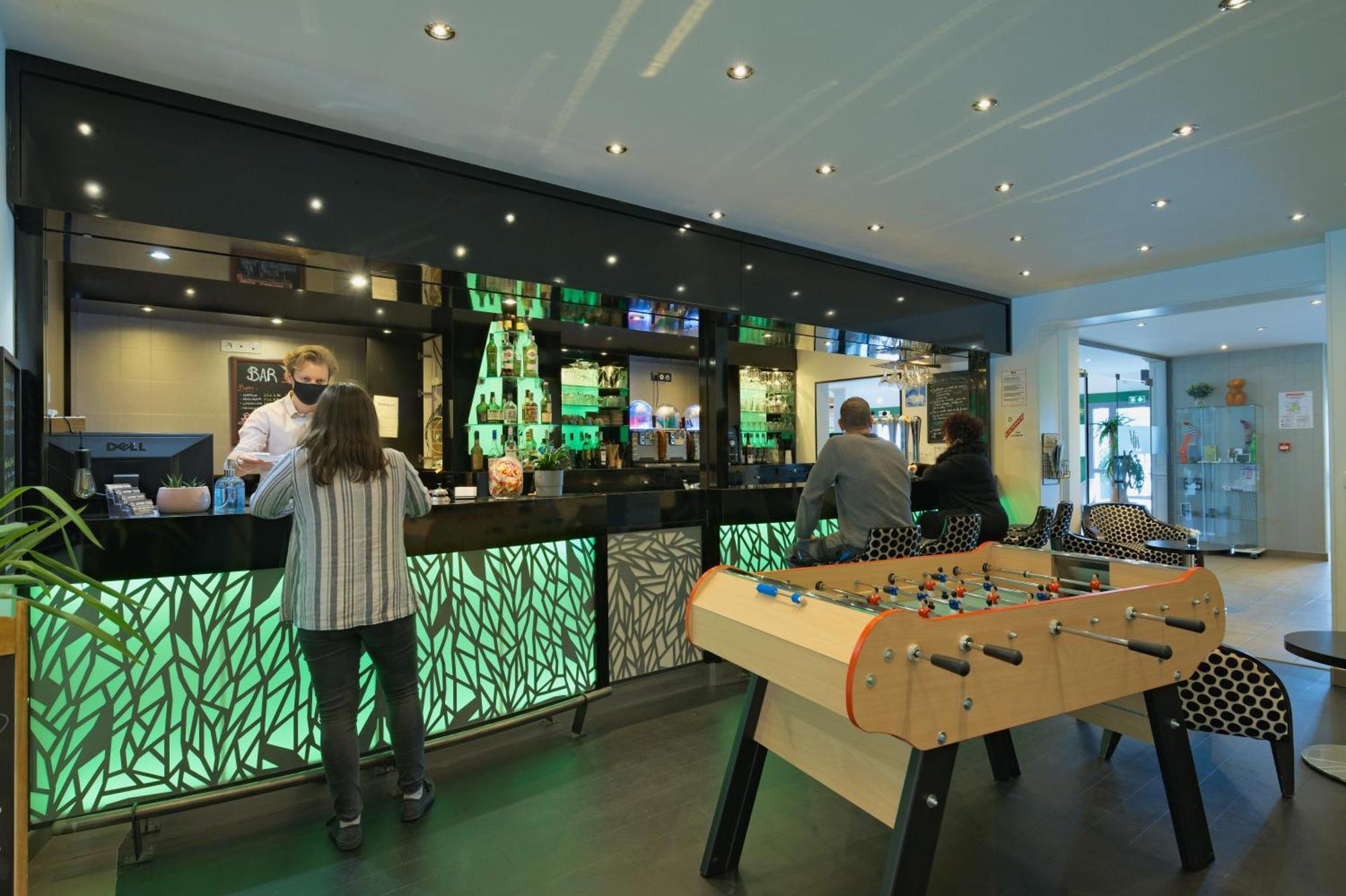 Le Konine - Hotel & Bar & Restaurant Montceau-les-Mines Kültér fotó