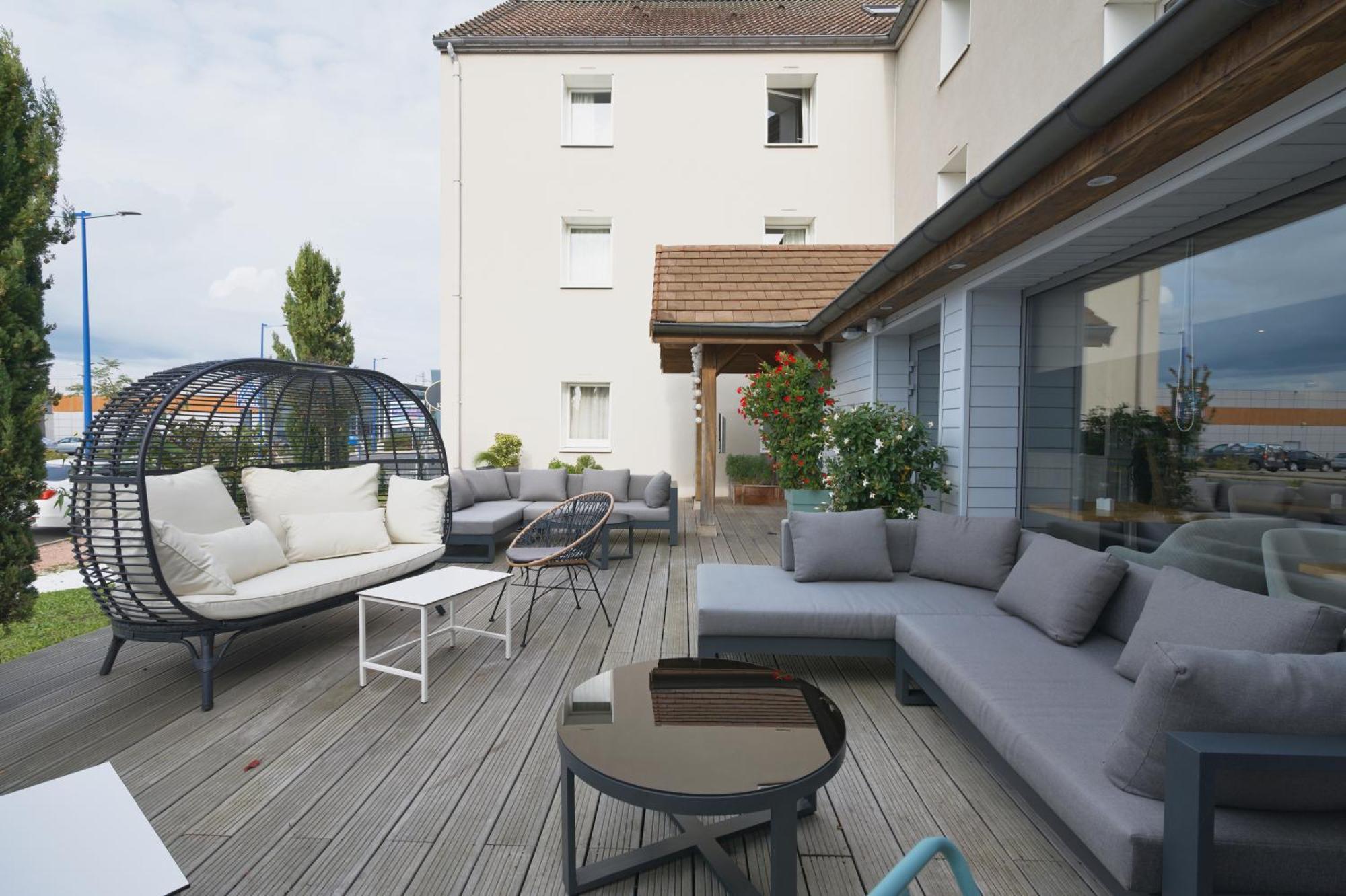 Le Konine - Hotel & Bar & Restaurant Montceau-les-Mines Kültér fotó